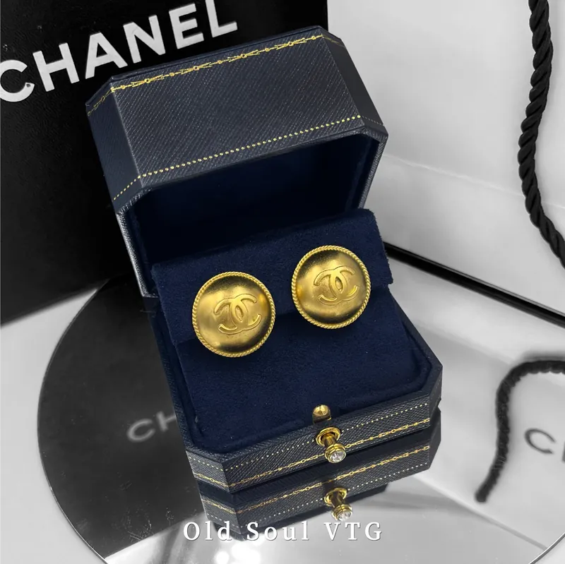 𝐂𝐡𝐚𝐧𝐞𝐥 圓形鑲邊耳夾