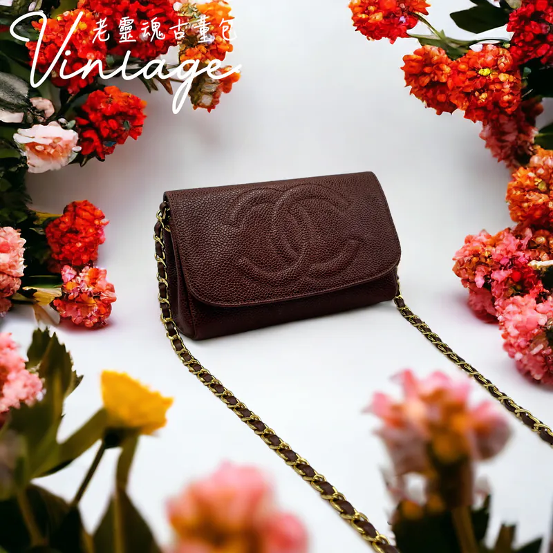 CHANEL 咖啡魚子醬帶鏡化妝包