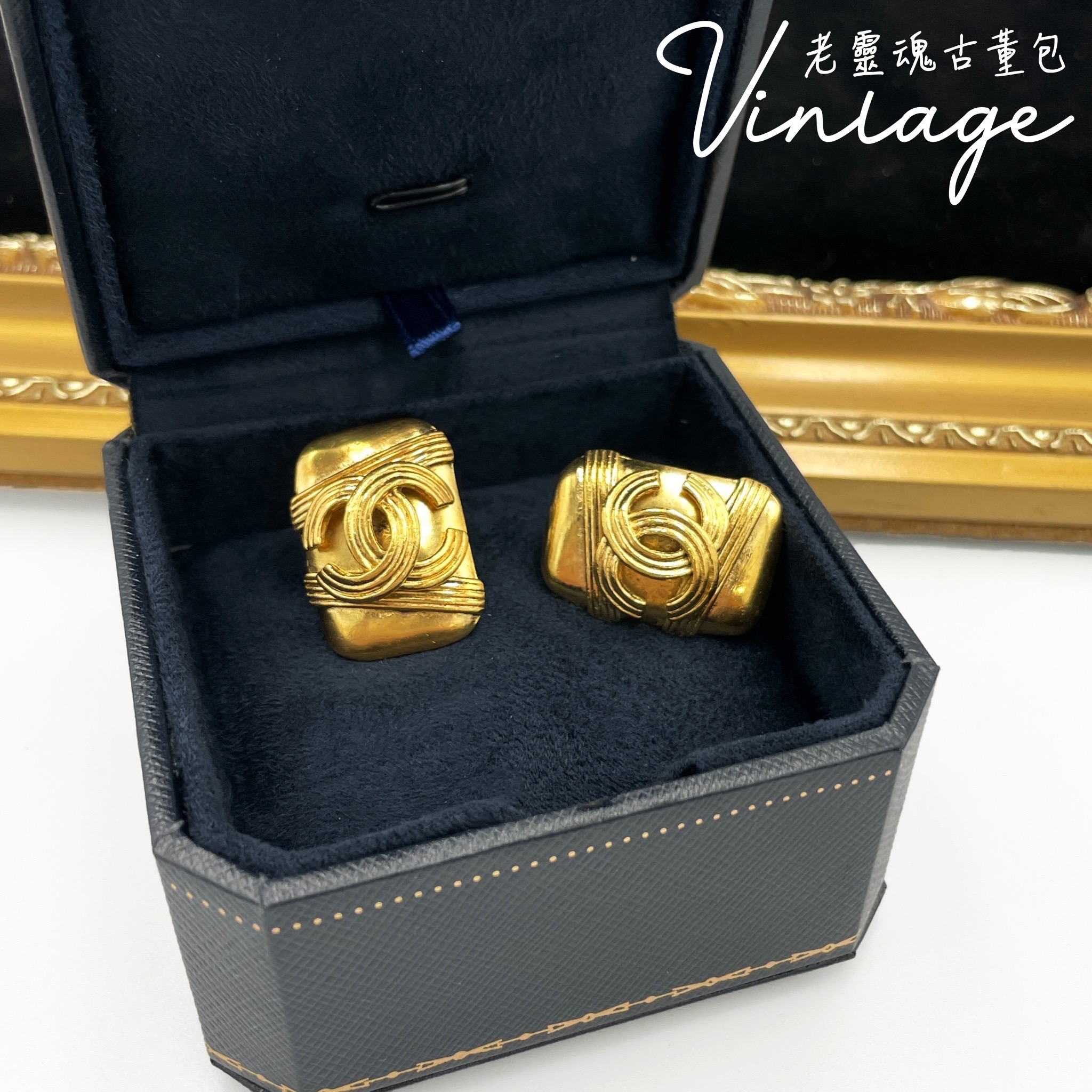 CHANEL 方形立體雙C耳夾