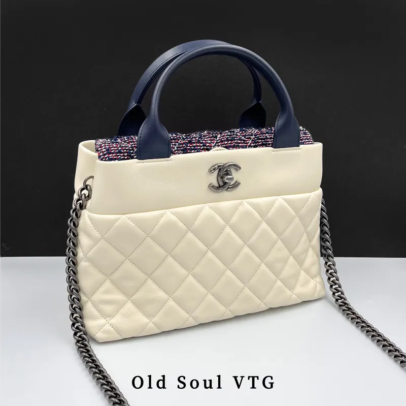 𝐂𝐡𝐚𝐧𝐞𝐥 奶昔白拼接毛呢tote